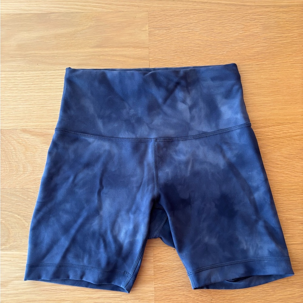 Lululemon Tie Dye Blue Shorts Size 6